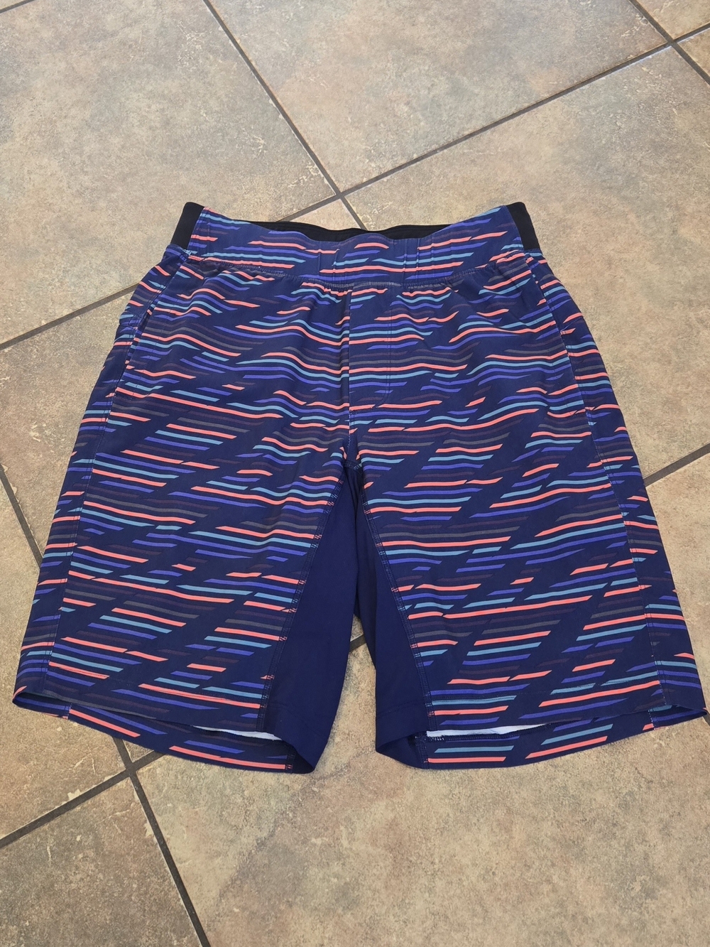 Lululemon T.H.E. Short Men's Small Multicolor Print Athletic Training Shorts
